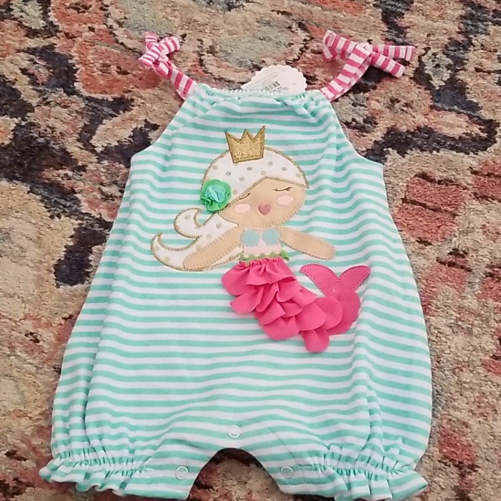 Mermaid bubble with tie straps. NWT